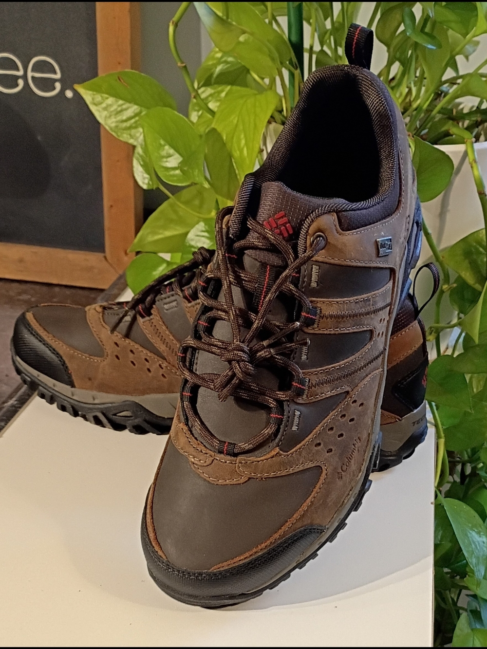 Columbia Men's Brown and Black Trail Hiking Shoes